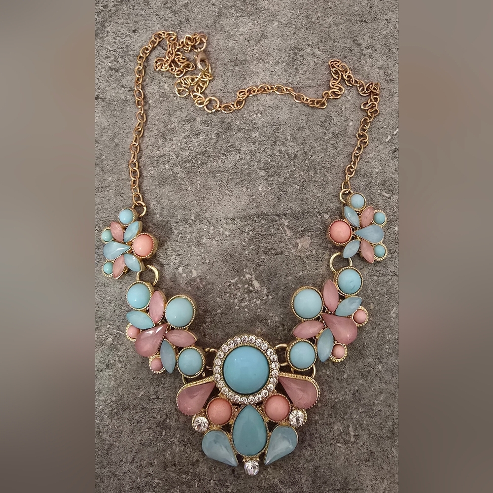 Pretty Statement Necklace